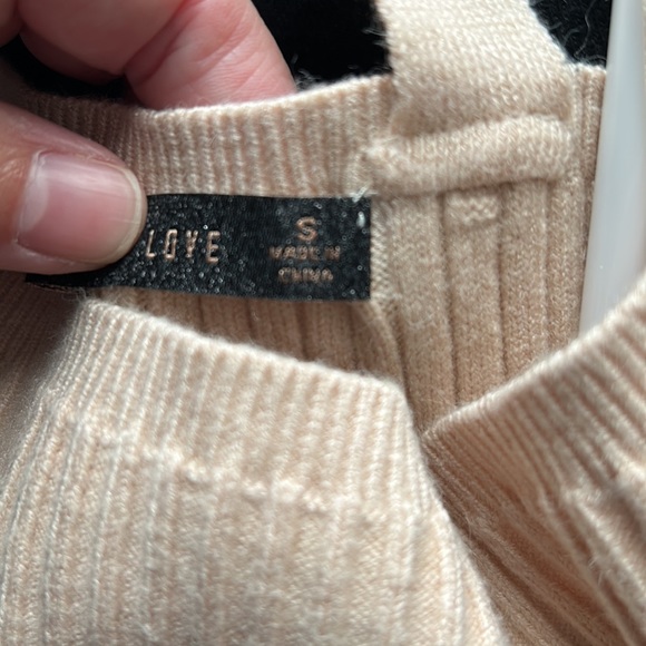 Mad for Love cropped sweater with back detail. Size S - Picture 5 of 5